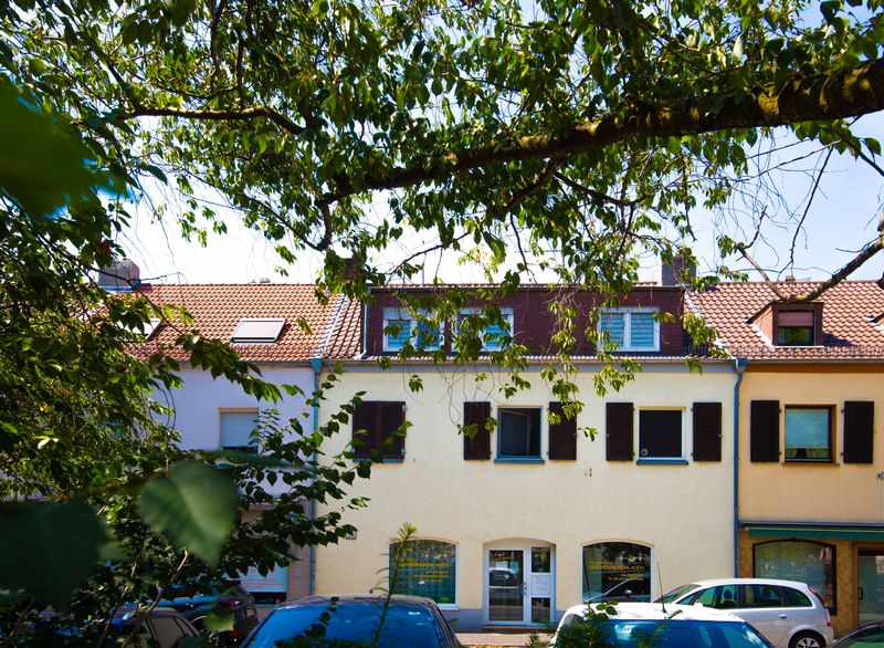Mehrfamilienhaus mit Gewerbefläche in guter Lage in Mainz-Kostheim zu verkaufen